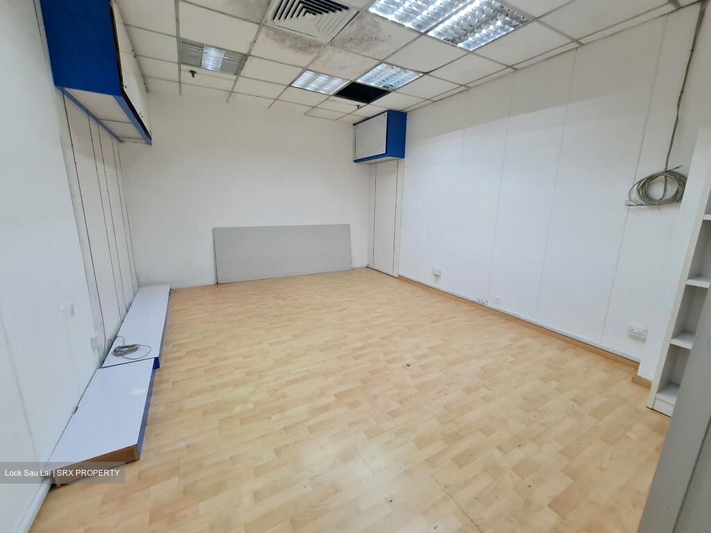 Sim Lim Square (D7), Shop House #497055911